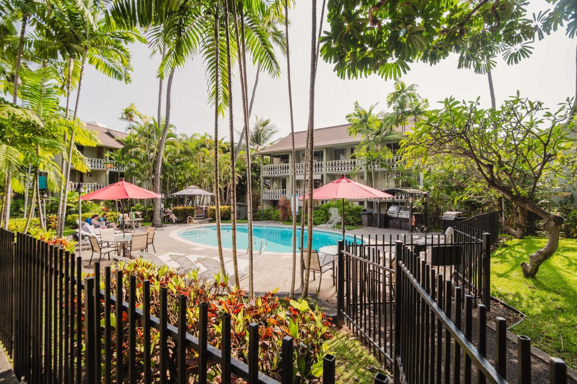 Downtown Hawaiian Theme Condo With Hot Tub, Pool & Beach - Kona Islander Inn Kailua-Kona Exterior foto
